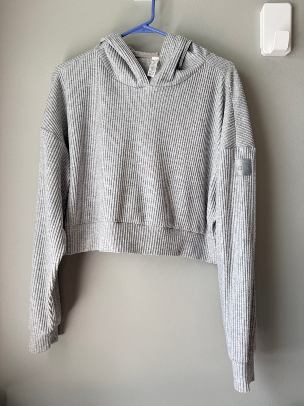 ALO Yoga Muse Hoodie in athletic heathered gray in size medium